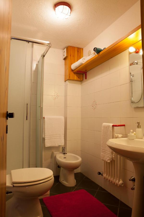 Le Rosier B&B E Appartamento Saint-Vincent Buitenkant foto
