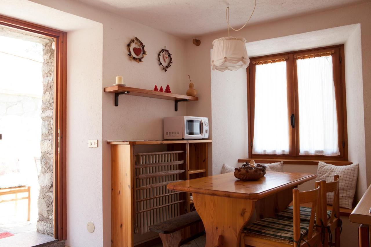 Le Rosier B&B E Appartamento Saint-Vincent Buitenkant foto