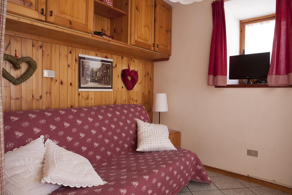 Le Rosier B&B E Appartamento Saint-Vincent Buitenkant foto